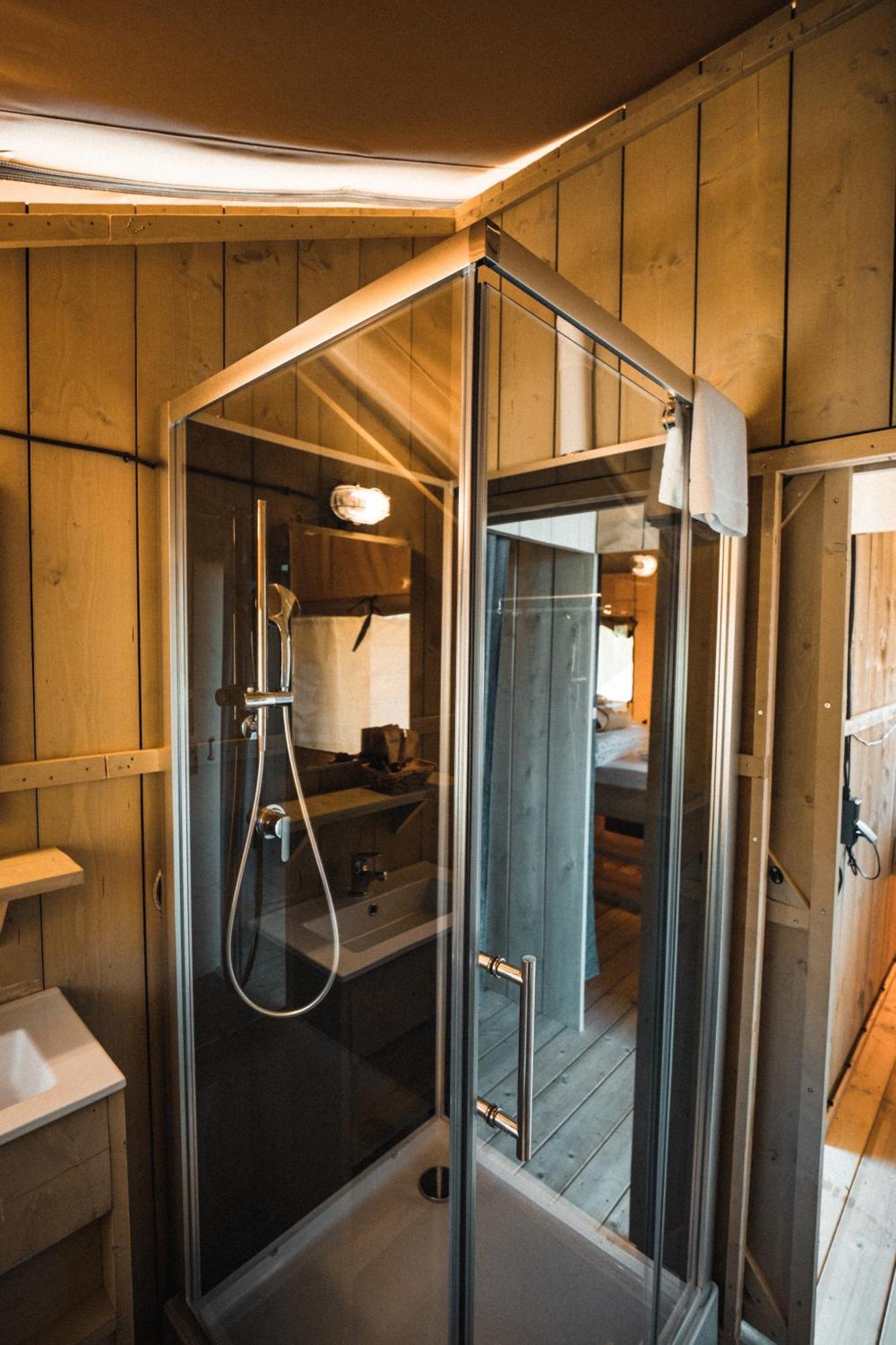 Glamping Le Tegole Hotel ริปาร์เบลลา ภายนอก รูปภาพ